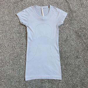 Lululemon Swiftly Tech Short Sleeve Size 2